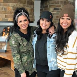 Meet your Posher, Lacy